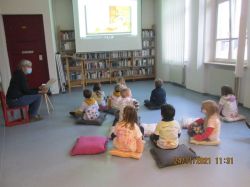 3-Kindergarten-Besuch-Buecherei_small