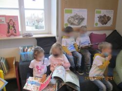 7-Kindergarten-Besuch-Buecherei_small